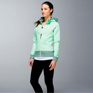 Lululemon Scuba Hoodie *Stretch (Lined Hood)
Fresh Teal / Very Green